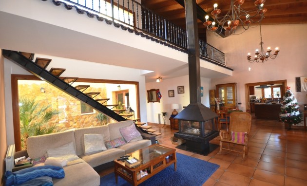 Resale - Finca - Bolulla