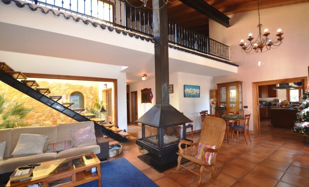 Resale - Finca - Bolulla
