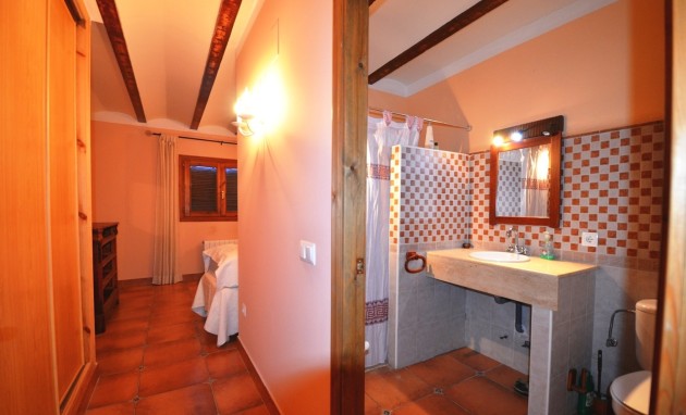 Resale - Finca - Bolulla