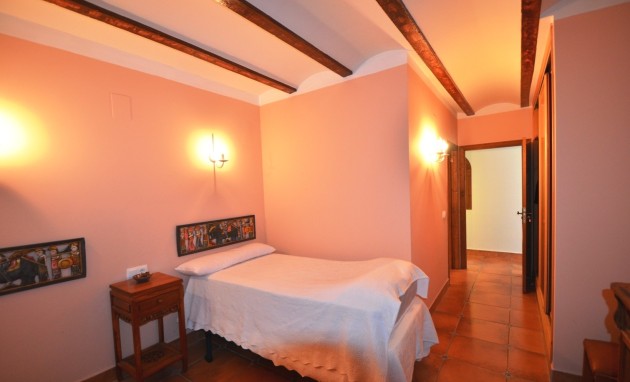 Resale - Finca - Bolulla