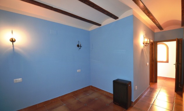 Resale - Finca - Bolulla