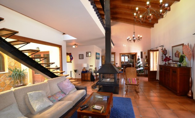 Resale - Finca - Bolulla