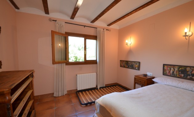 Resale - Finca - Bolulla