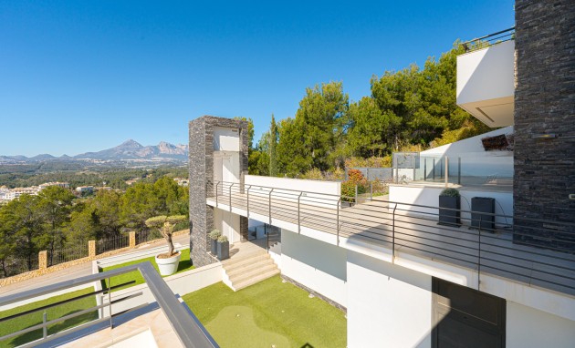 Resale - Villa - Altea