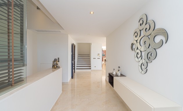 Resale - Villa - Altea
