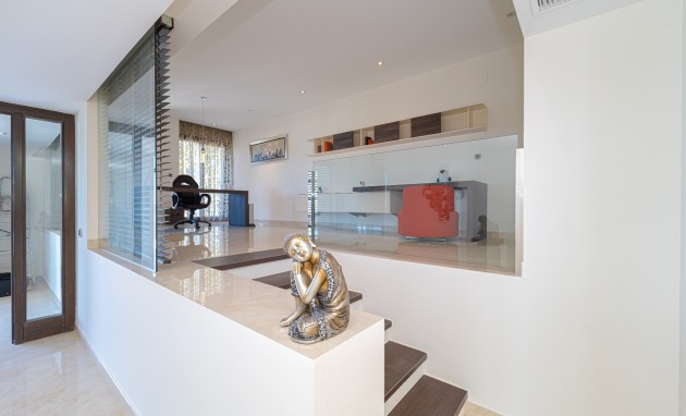 Resale - Villa - Altea