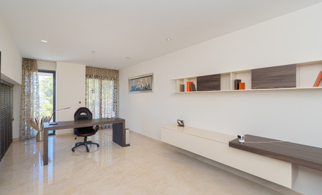 Resale - Villa - Altea
