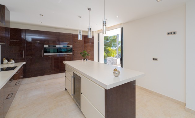 Resale - Villa - Altea