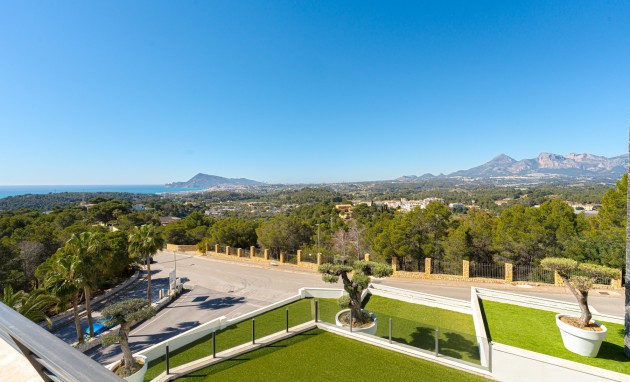 Resale - Villa - Altea
