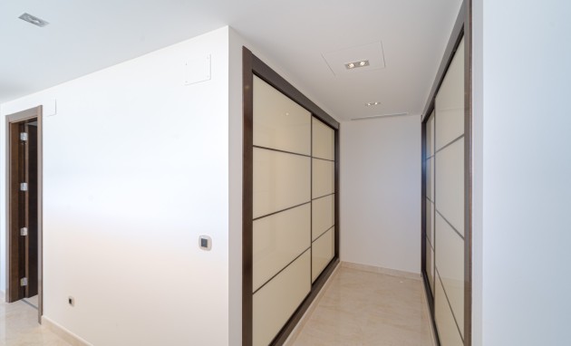 Resale - Villa - Altea
