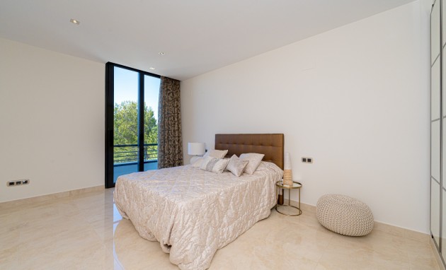 Resale - Villa - Altea