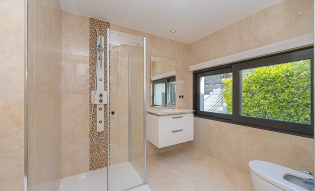 Resale - Villa - Altea