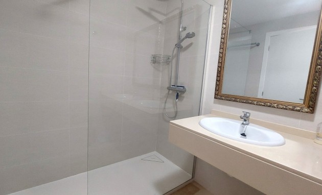 Resale - Apartment / flat - Altea