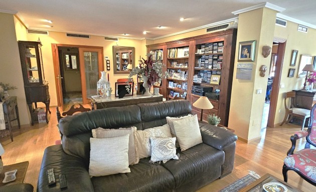 Resale - Apartment / flat - San Juan de Alicante