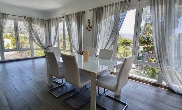 Resale - Villa - Altea