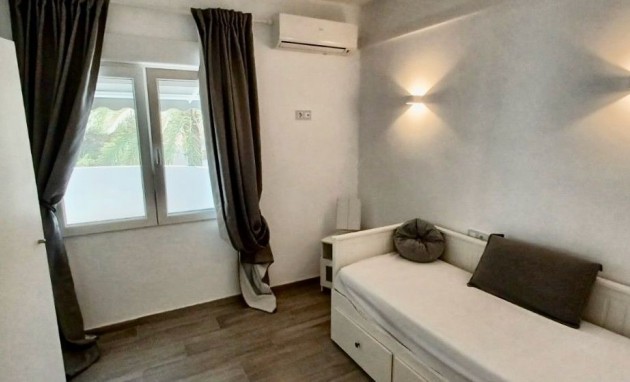 Resale - Villa - Altea