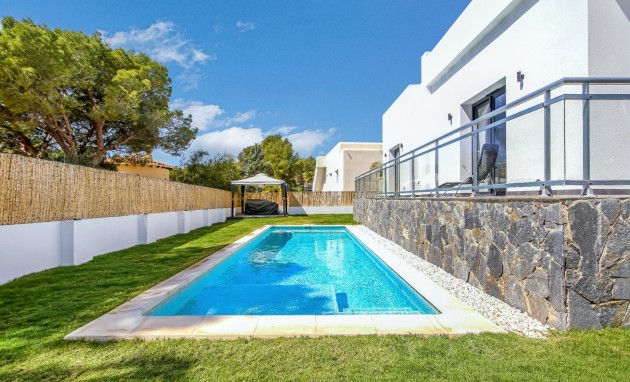 Resale - Villa - Altea
