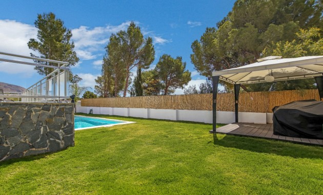 Resale - Villa - Altea