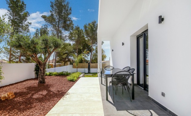 Resale - Villa - Altea