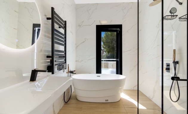 Resale - Villa - Altea