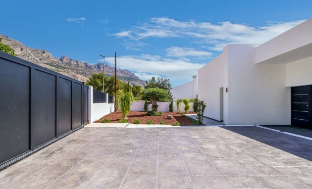 Resale - Villa - Altea
