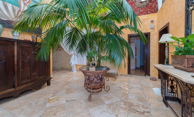 Resale - Villa - Benidorm