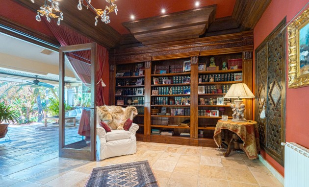 Resale - Villa - Benidorm