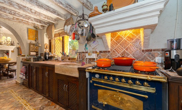Resale - Villa - Benidorm