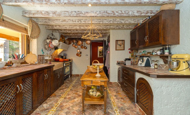 Resale - Villa - Benidorm