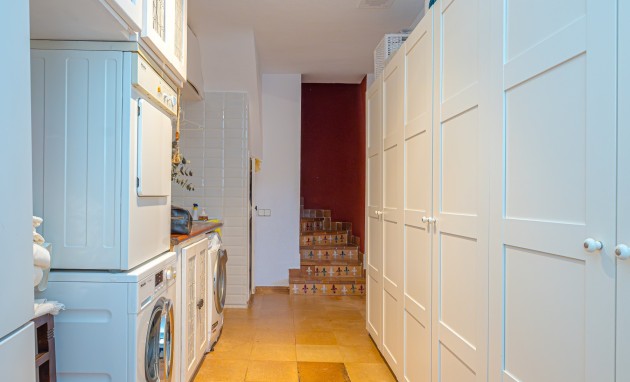Resale - Villa - Benidorm