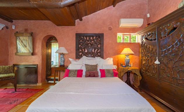 Resale - Villa - Benidorm