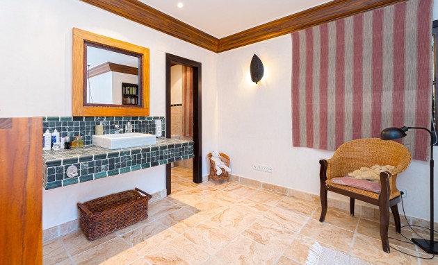 Resale - Villa - Benidorm