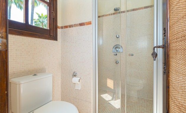 Resale - Villa - Benidorm