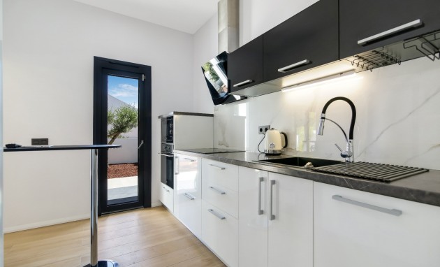 Resale - Villa - Altea