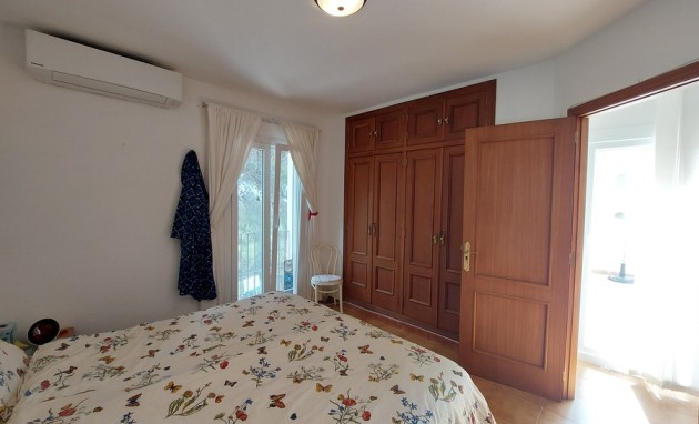 Resale - Villa - Altea