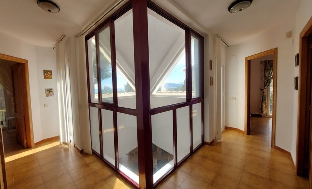 Resale - Villa - Altea